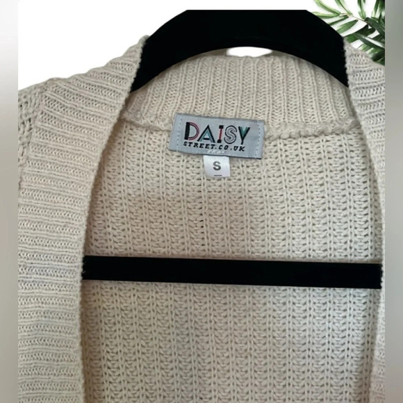 Cream Daisy Cardigan - Women’s Size S - Picture 4 of 5